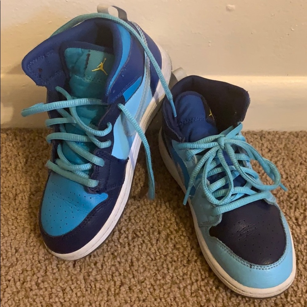 JORDAN 1 MID